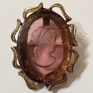 Vtg Reverse Carved Purple Glass Gold Tone Cameo Brooch w/ attached Pendant Loop